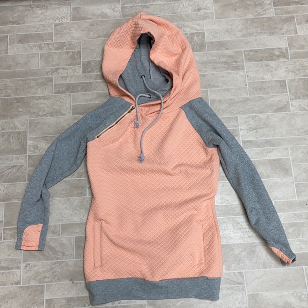 Mindy Mae’s sweatshirt